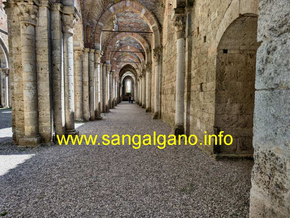 La navata di destra